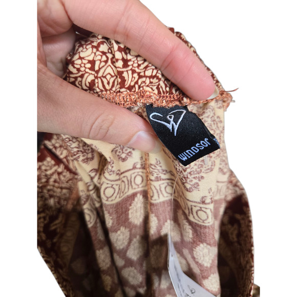 Windsor red and cream patterned open front flowy pants, size small - Picture 3 of 6